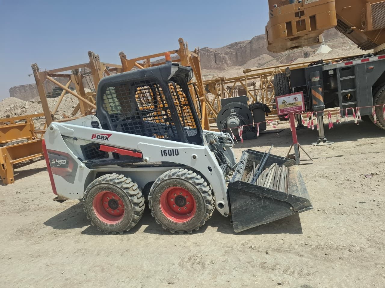 متوفر للإيجار سيزرلفت مان لفت رافعات شوكيه كرينات