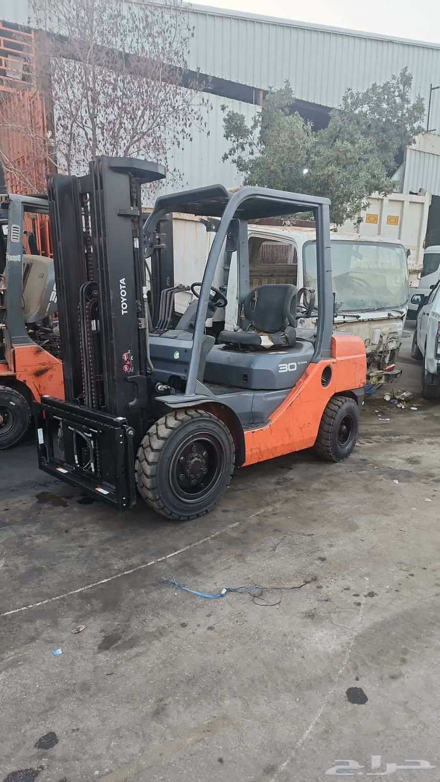 سيزر لفت مان لفت فوركلفت للإيجار الرياض