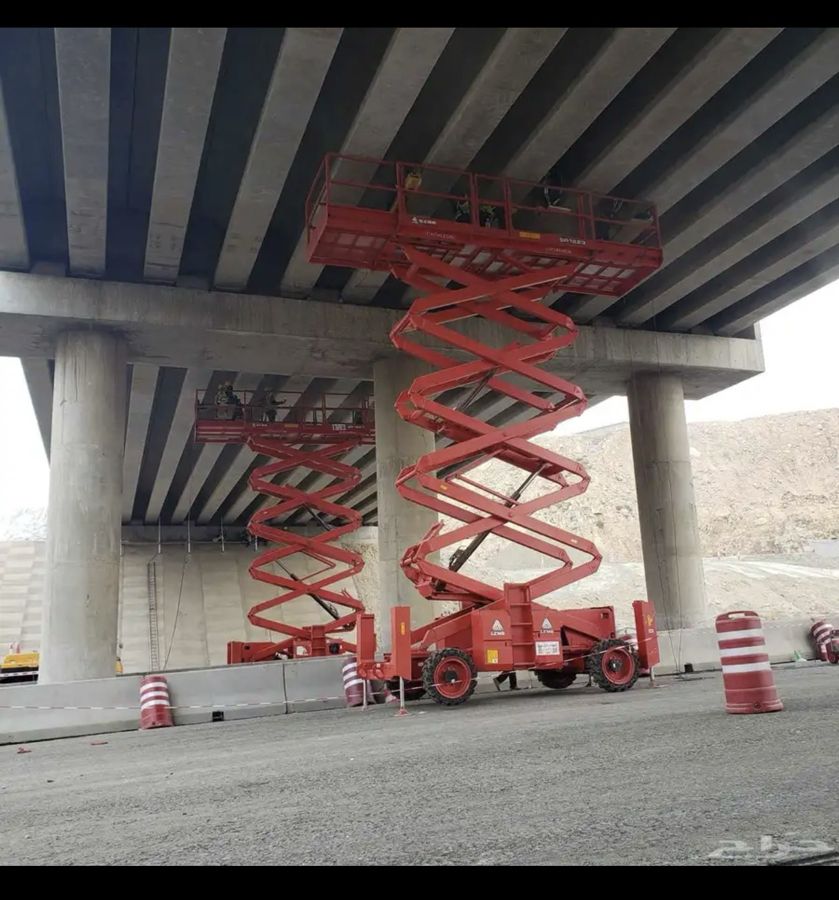 مان لفت وسيزر لفت ورافعات شوكيه وجي سي بي وبوم لفت