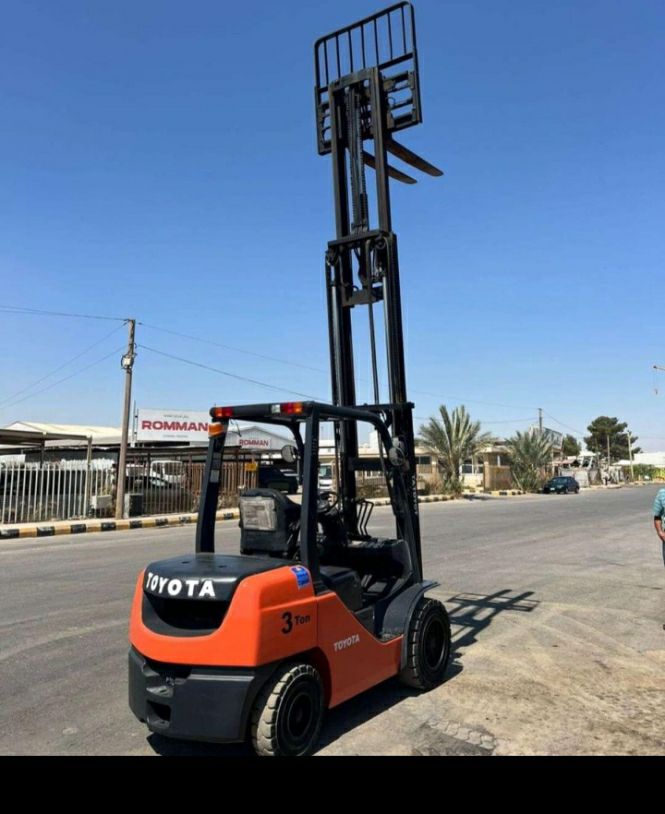 رافعات شوكيه فوركلفت للايجار تاجير رافعه شوكيه 3طن