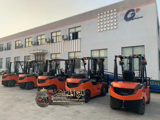 سيزر لفت مان لفت فوركلفت جي سي بي للايجار