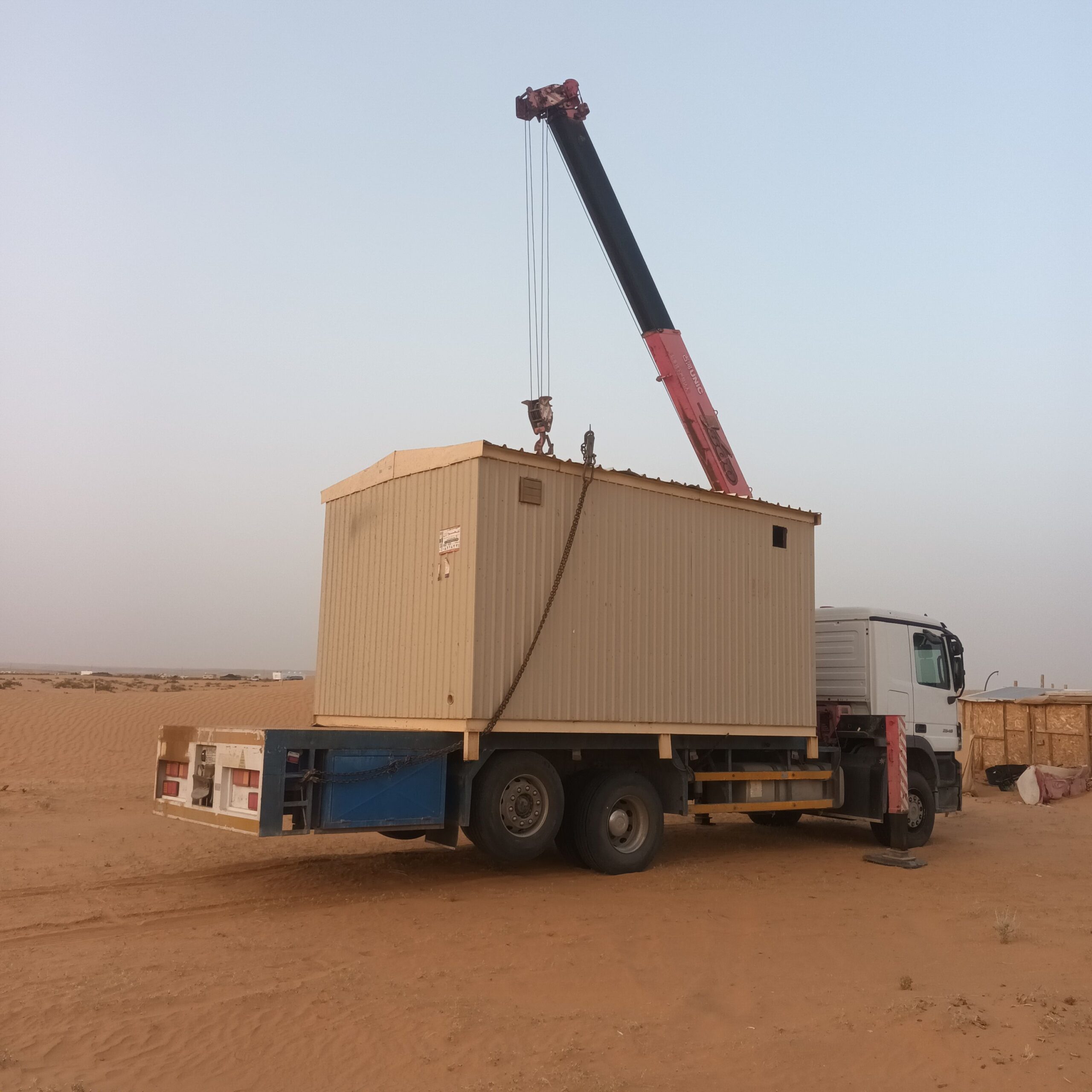 نقل بركسات تحميل كنتينرات نقل حاويات رفع مكيفات رف