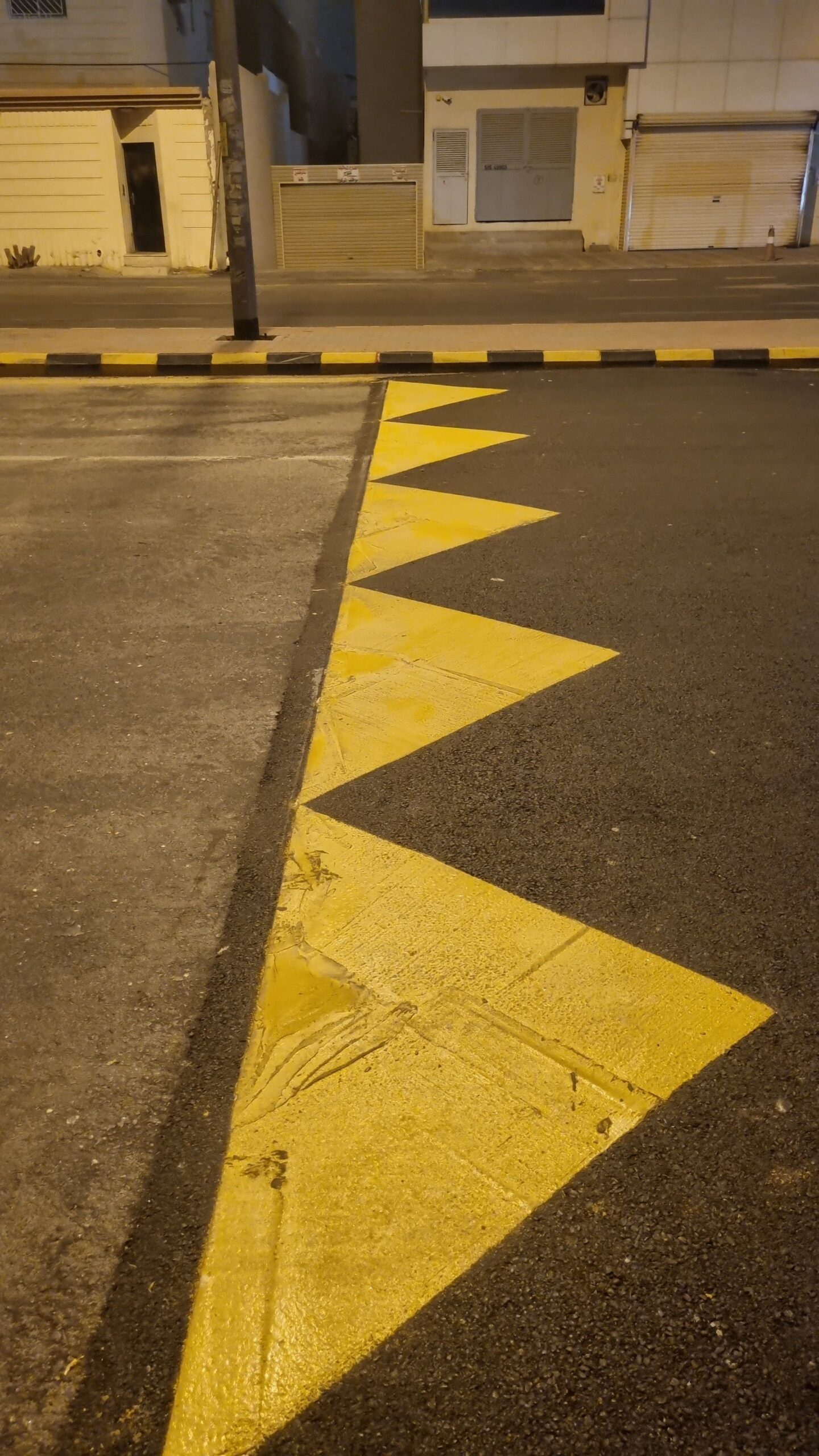 مقاول ومنفذ جميع أعمال الاسفلت وتخطيط الشوارع والب