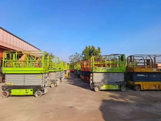 سيزر لفت 8متر 10متر 12متر 14متر 16متر للإيجار بجدة
