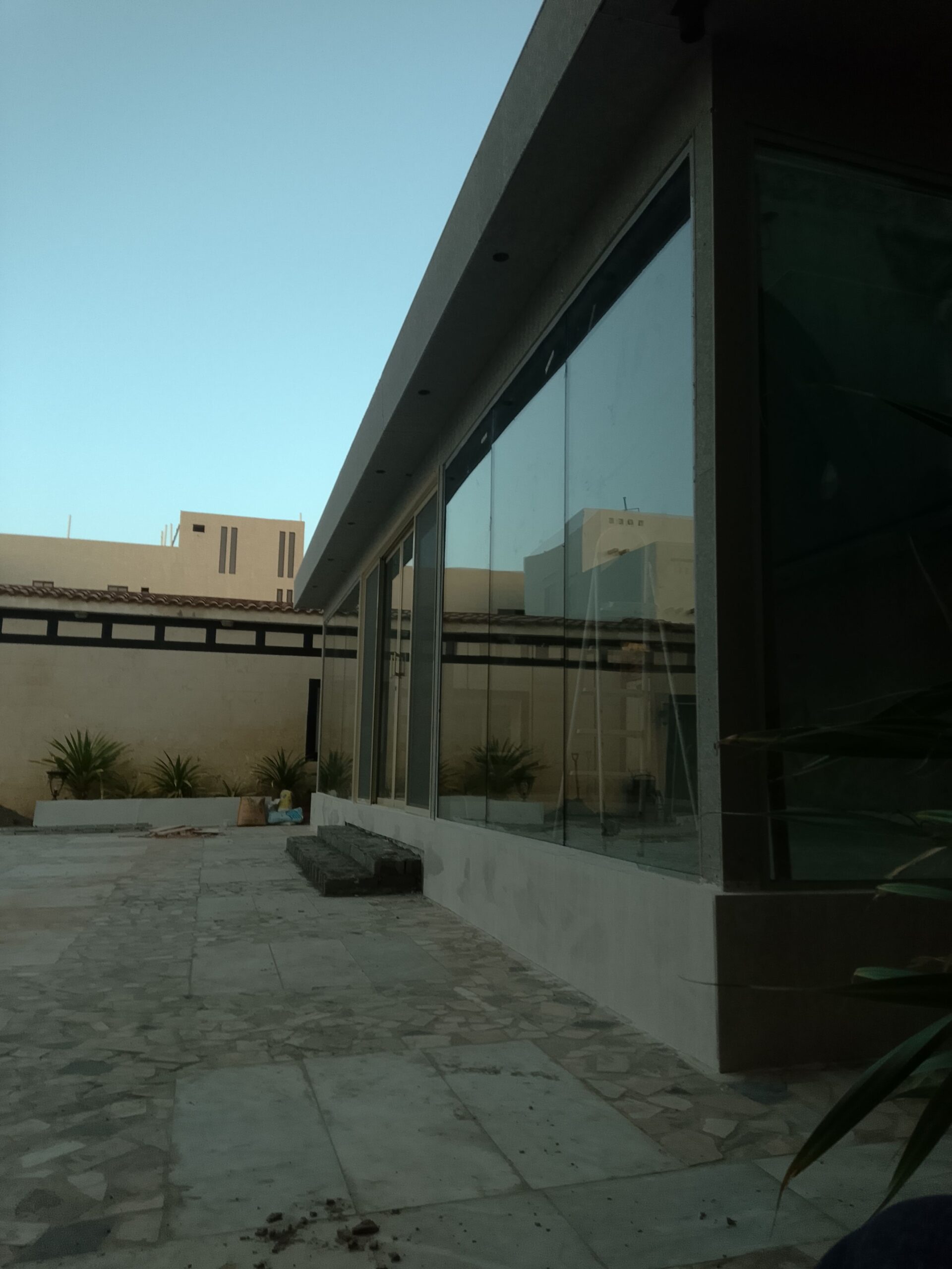 مظلات سواترجده تركيب ساندويش بنل وبرجول جده وتشظيب