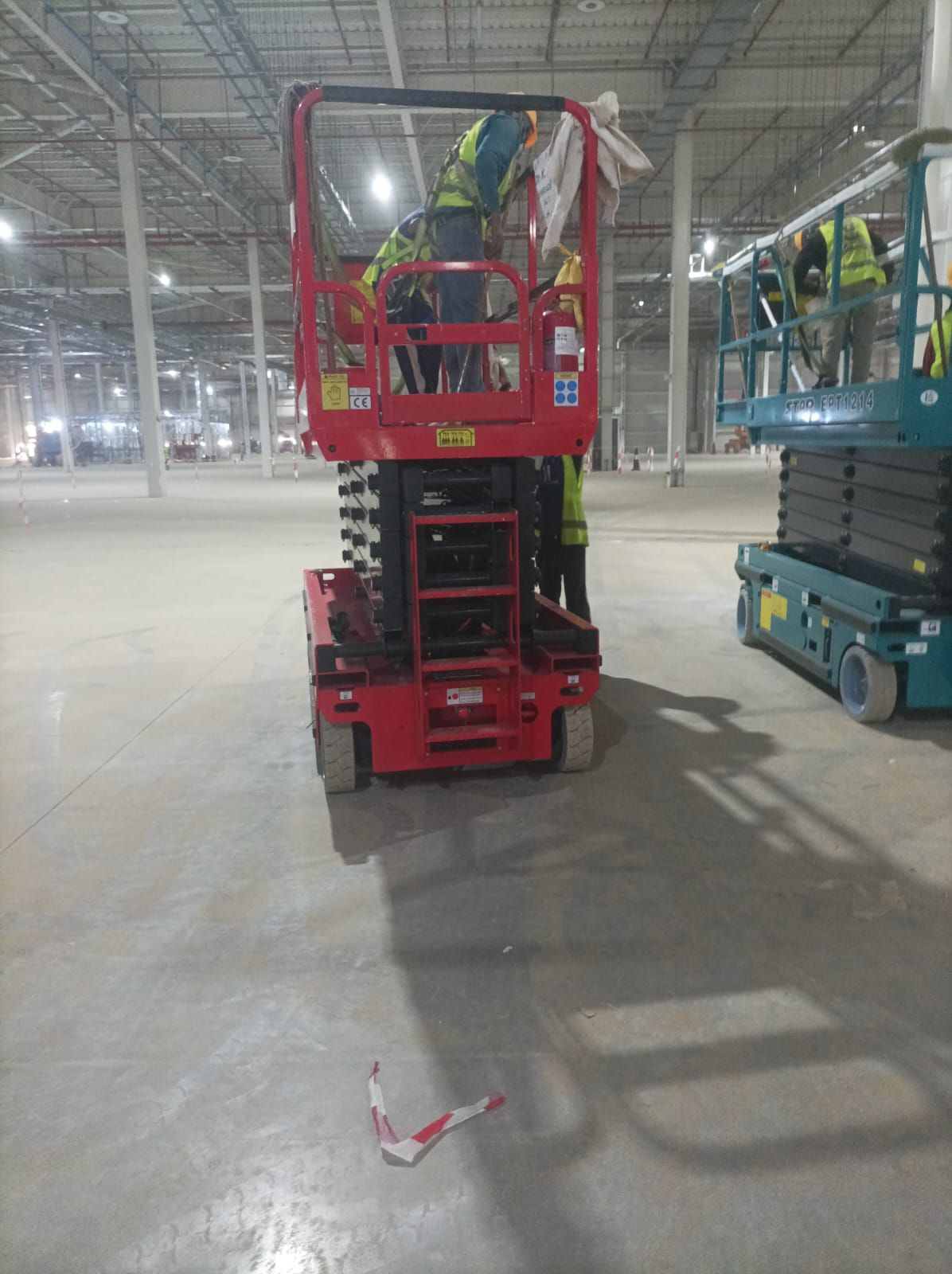 سيزر لفت مان لفت فوركلفت للأيجار في جدة