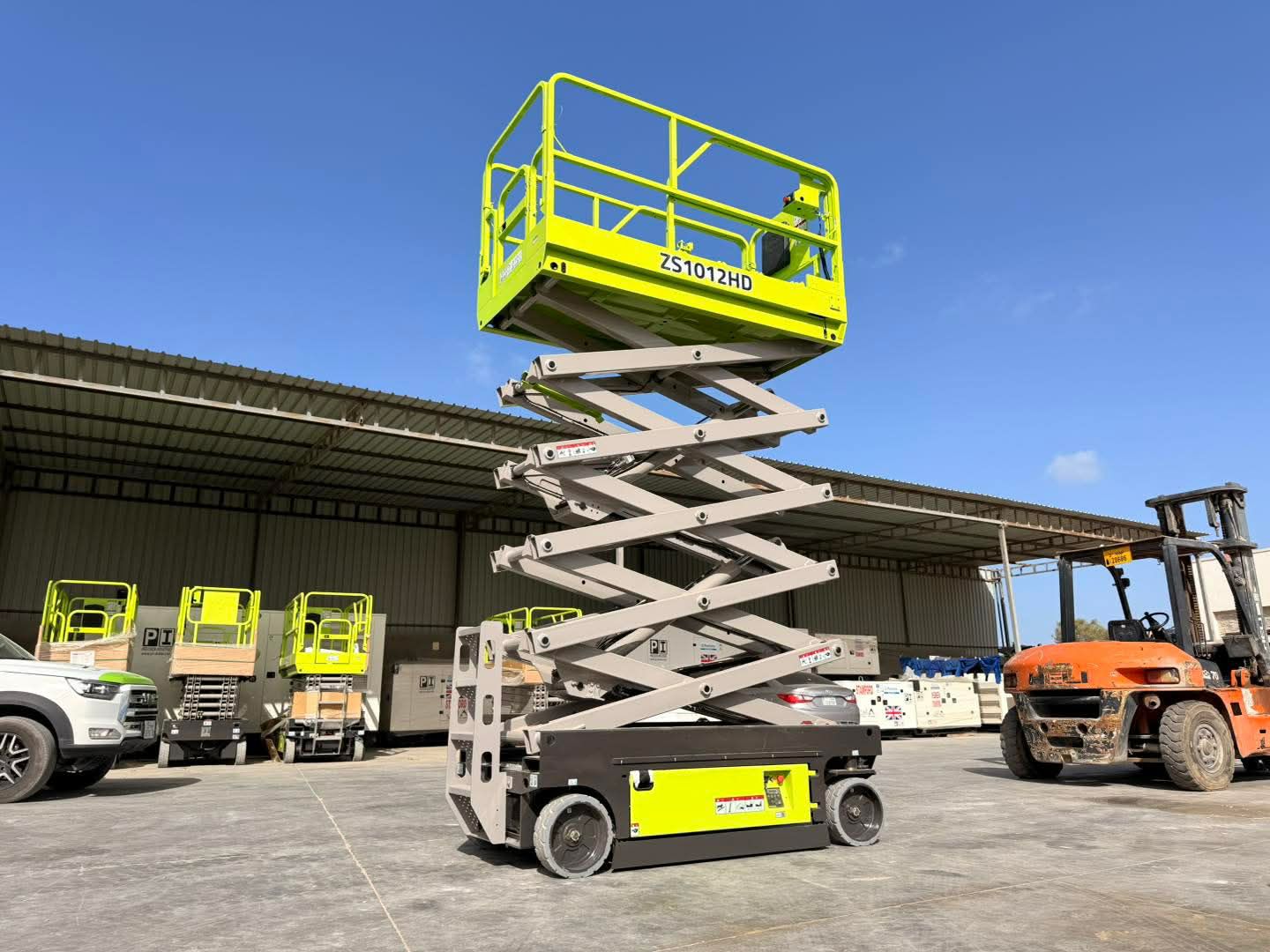 سيزر لفت مان لفت فوركلفت للإيجار جي سي بي