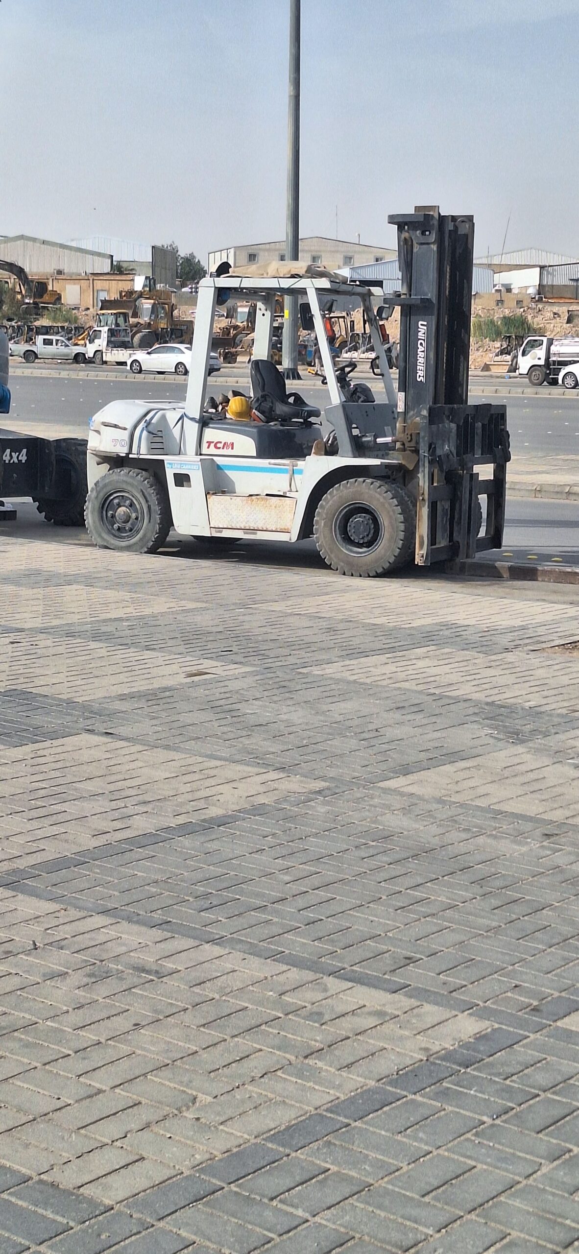 فوركلفت للإيجار بالرياض للمشاريع والشركات تأجير را