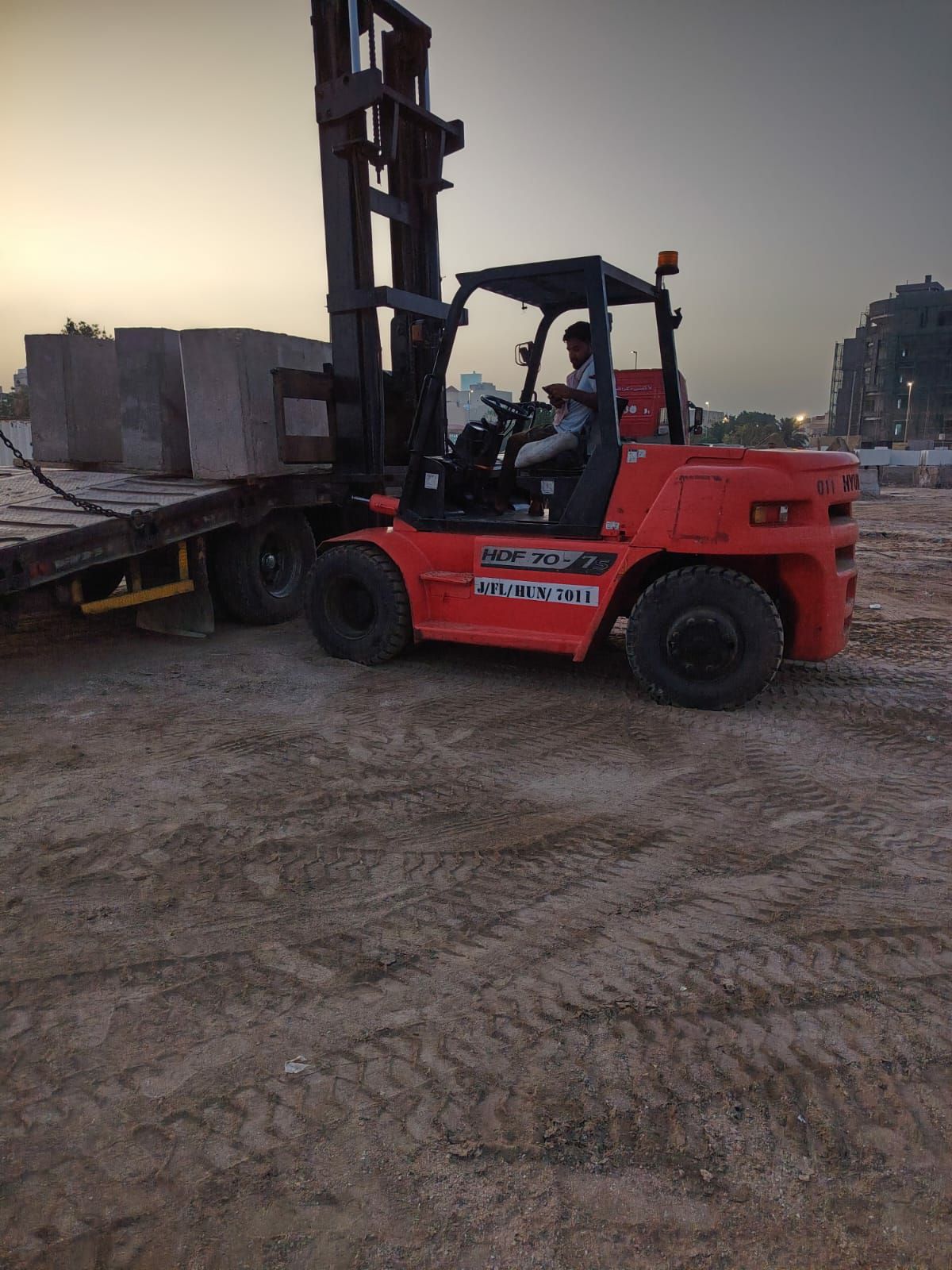 رافعات شوكية forklift للايجار فوركلفت للايجار رافع