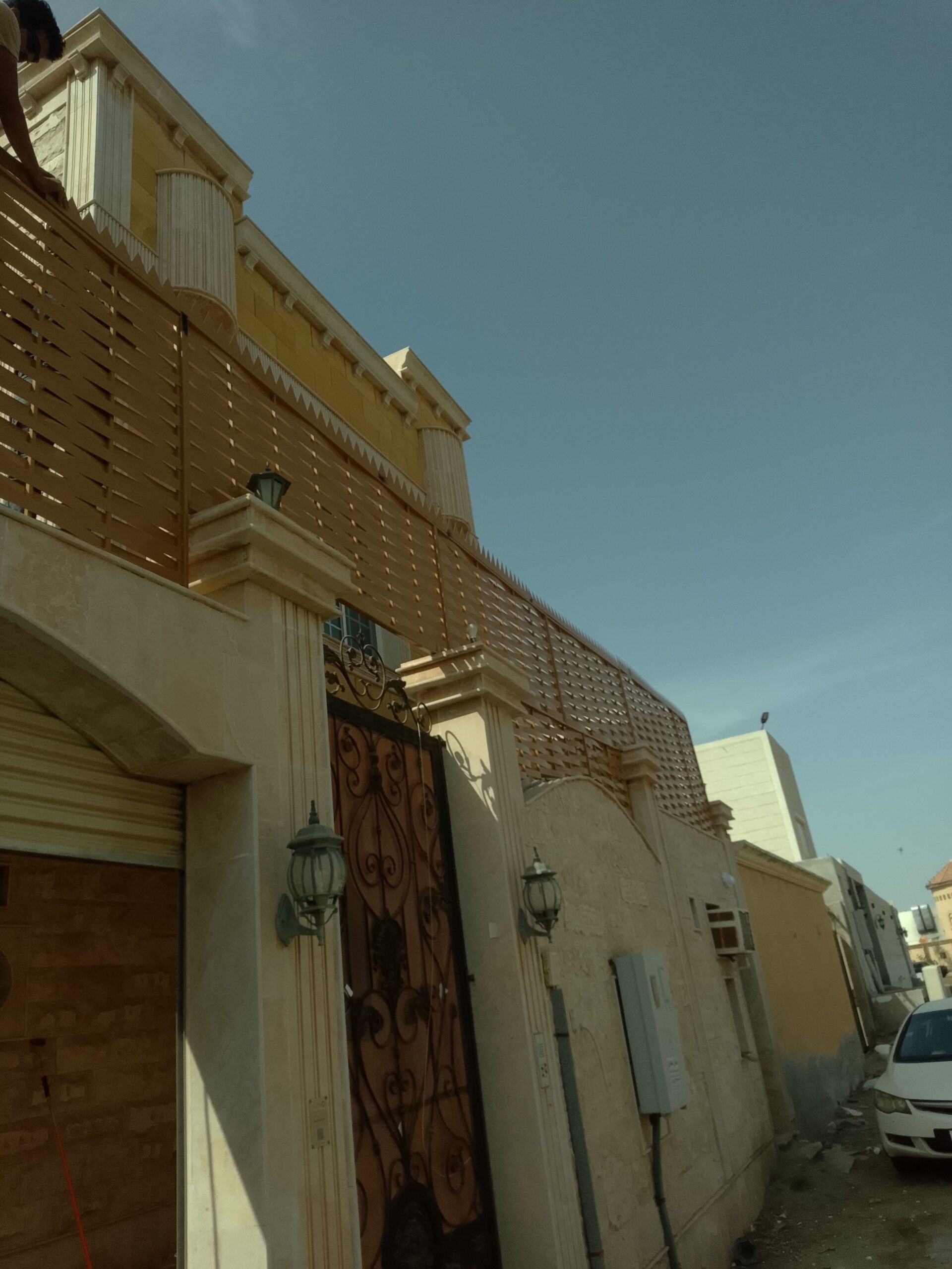 مظلات وسواتر هناجر ساندويش بنل وبرجول جده
