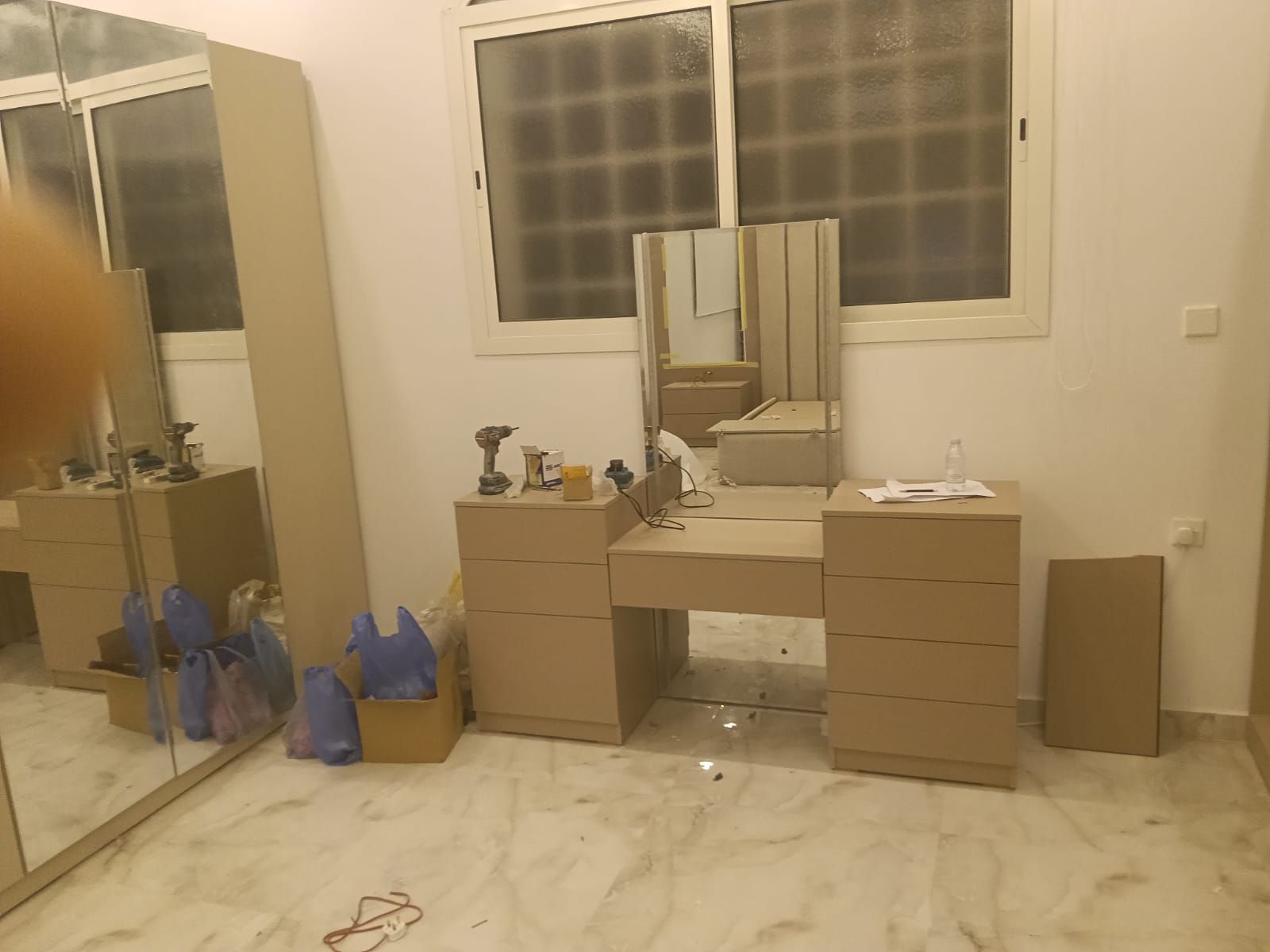الرياض الصناعية القديمة معلم ابواب ديكورات خشب غرف