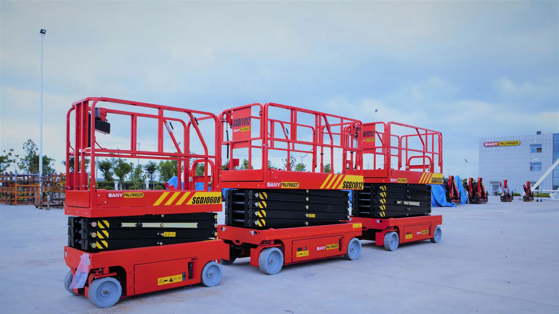 فوركلفت سيزر لفت مان لفت جي سي بي للايجار