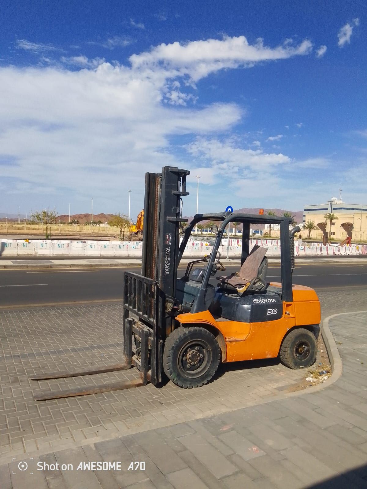 سيزرلفت للايجار كهرباء وديزل.. مان لفت ورافعات شوك
