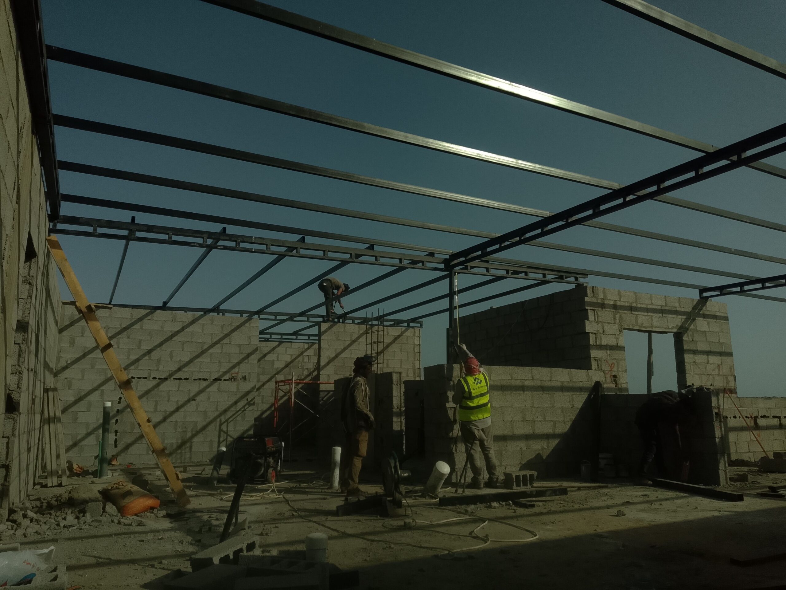 مظلات وسواتر هناجر ساندويش بنل وبرجول جده ومكه ترم