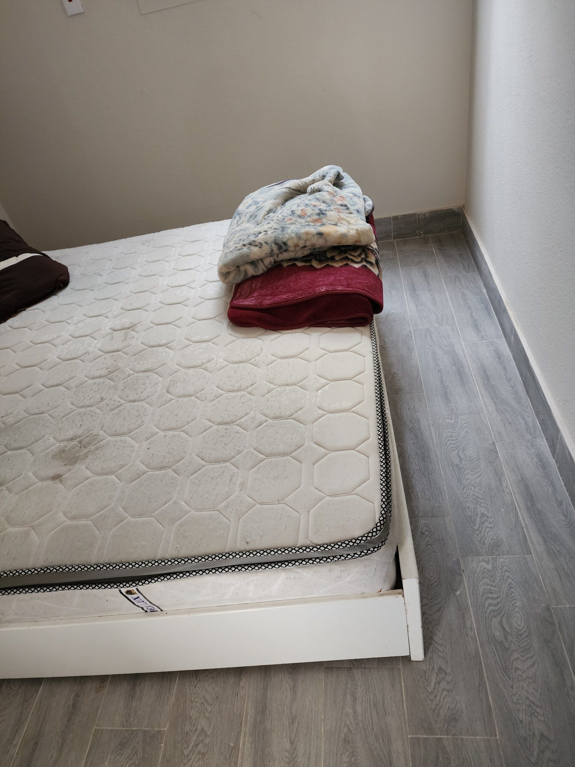 Dubble bed and mattress