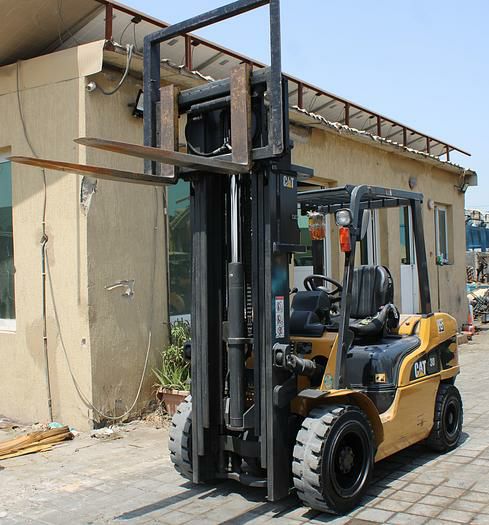 رافعات شوكية سيزر لفت مان لفت للإيجار الدمام