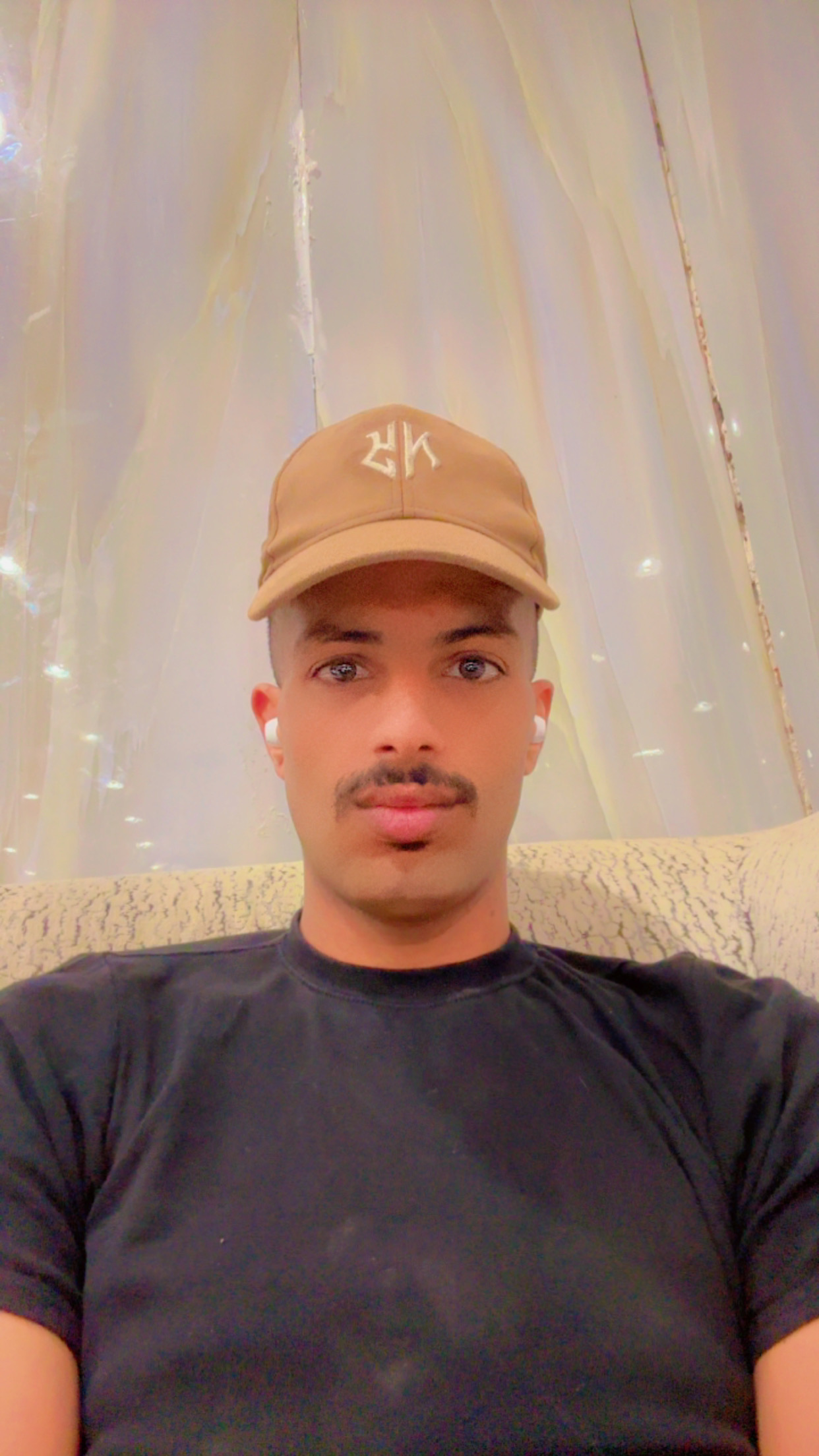 نشيط وخفيف ونضيف اشتغل اي شي امل انزل انضف اسوق اح