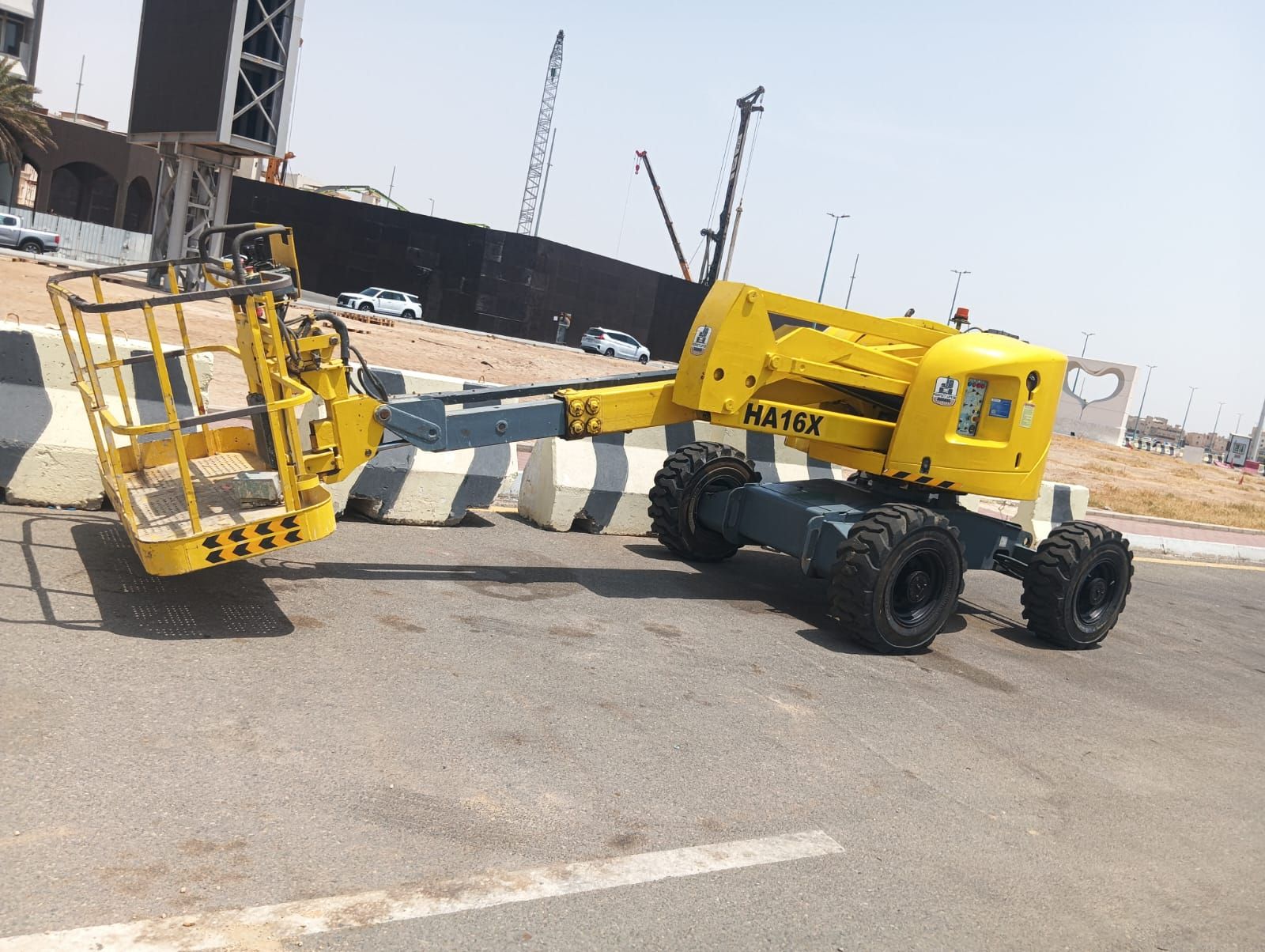 سيزر لفت 6m, 8m,10m, 12m للايجار.. مان لفت 16m, 20