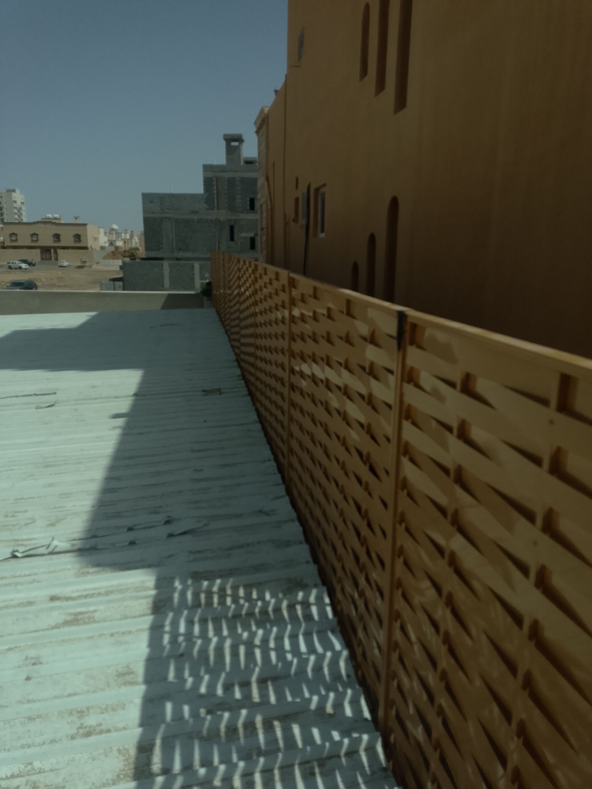 مظلات سواترجده تركيب ساندويش بنل وبرجول جده وتشظيب