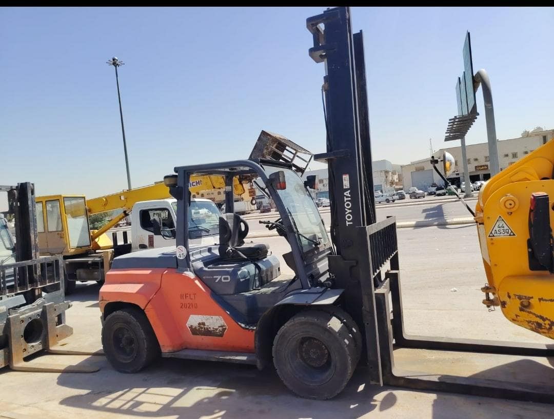 تاجير ⭐ رافعات شوكيه فوركلفت للايجار ⭐ 3طن. 5طن. 7
