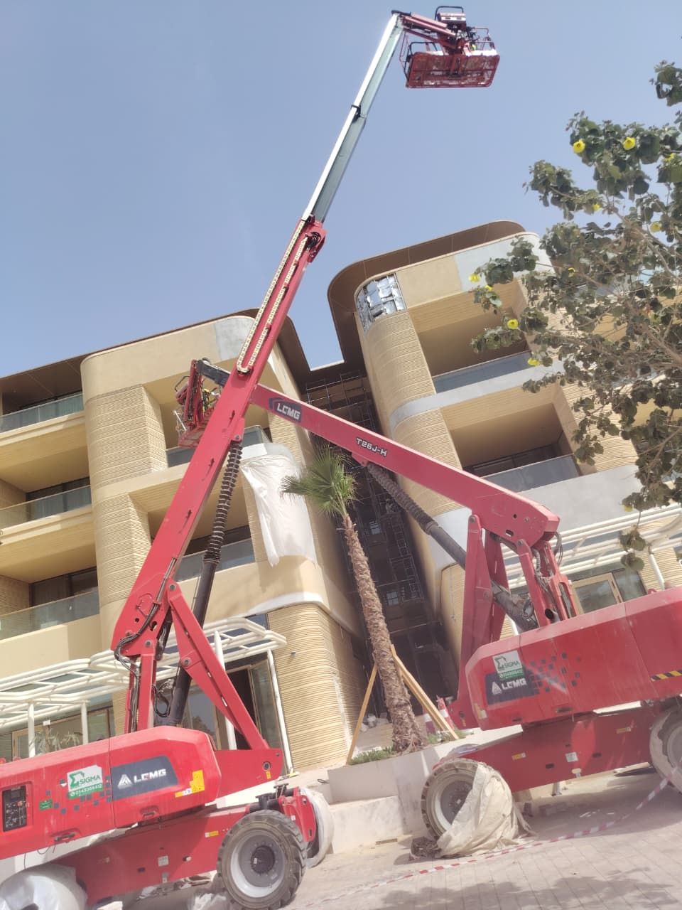 سيزرلفت مانلفت رافعات شوكيه كرينات للايجار في الدم