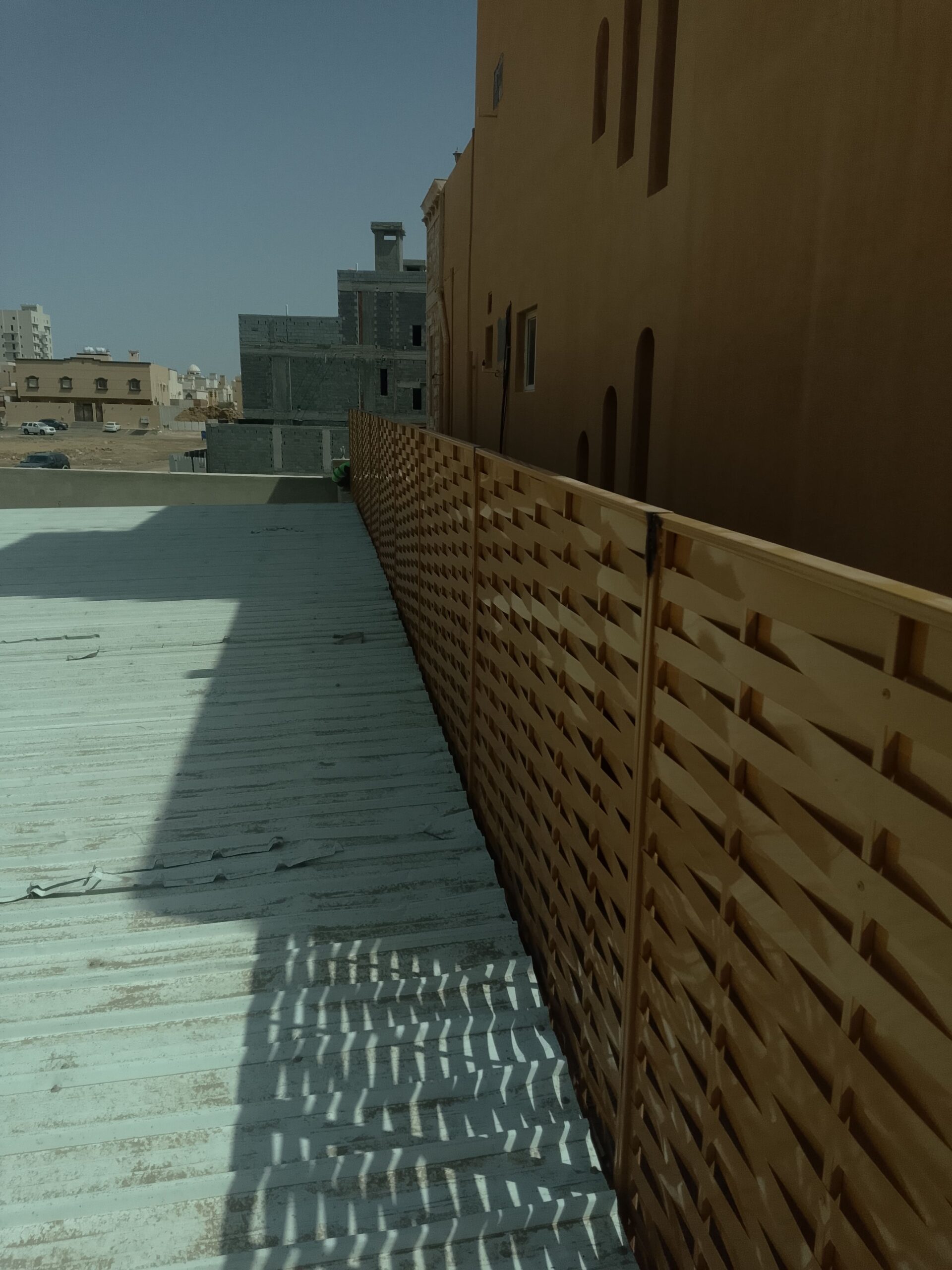 مظلات سواترجده تركيب ساندويش بنل وبرجول جده وتشظيب