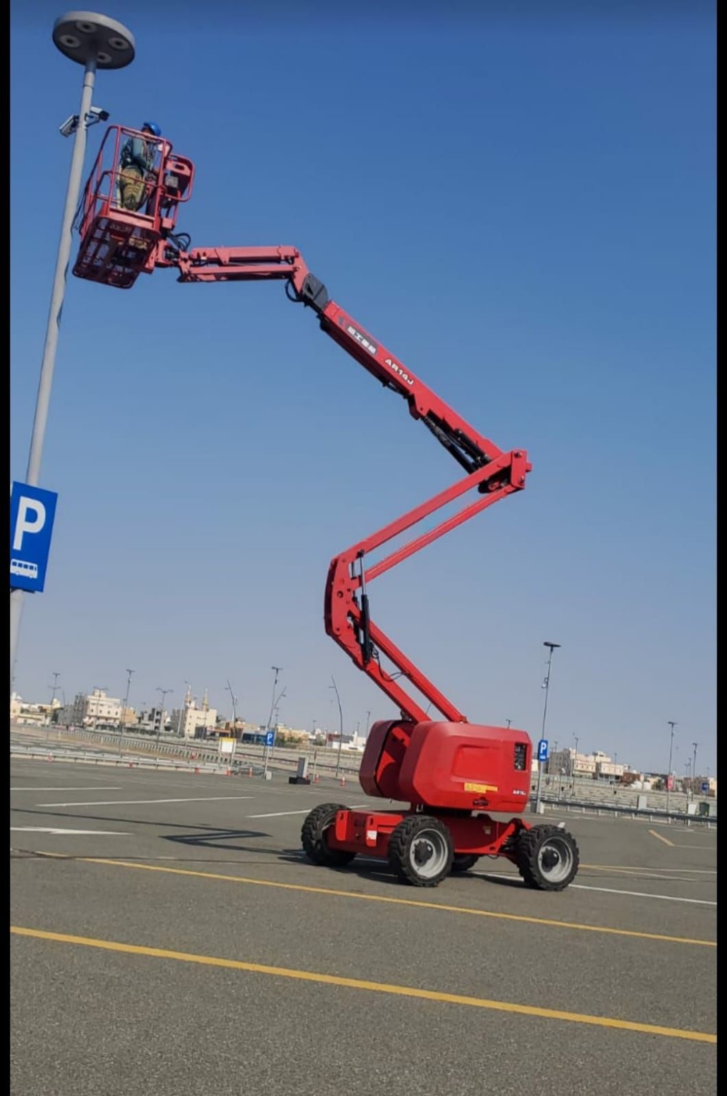 سيزرلفت، مان لفت، فوركلفت، كرينات، جي سي بي عرجاء