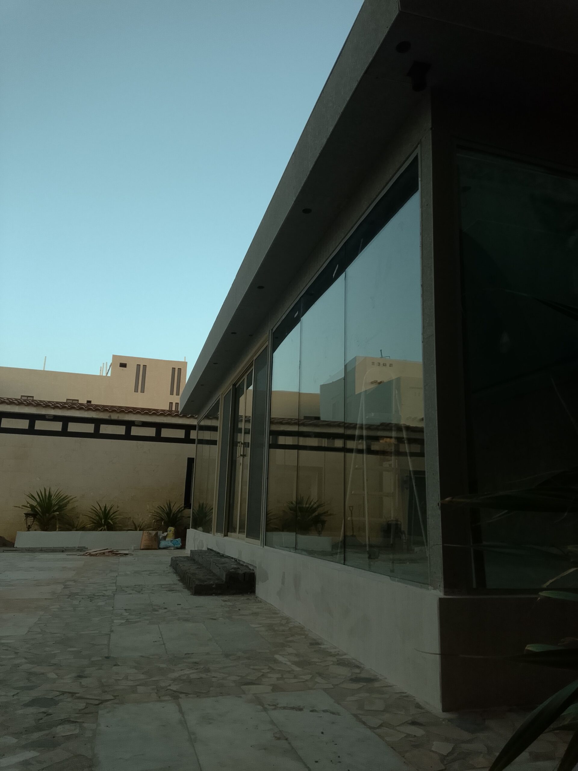 مظلات سواترجده تركيب ساندويش بنل وبرجول جده وتشظيب