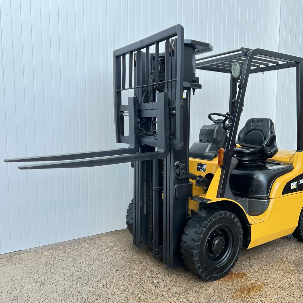 سيزر لفت مان لفت فوركلفت للأيجار
