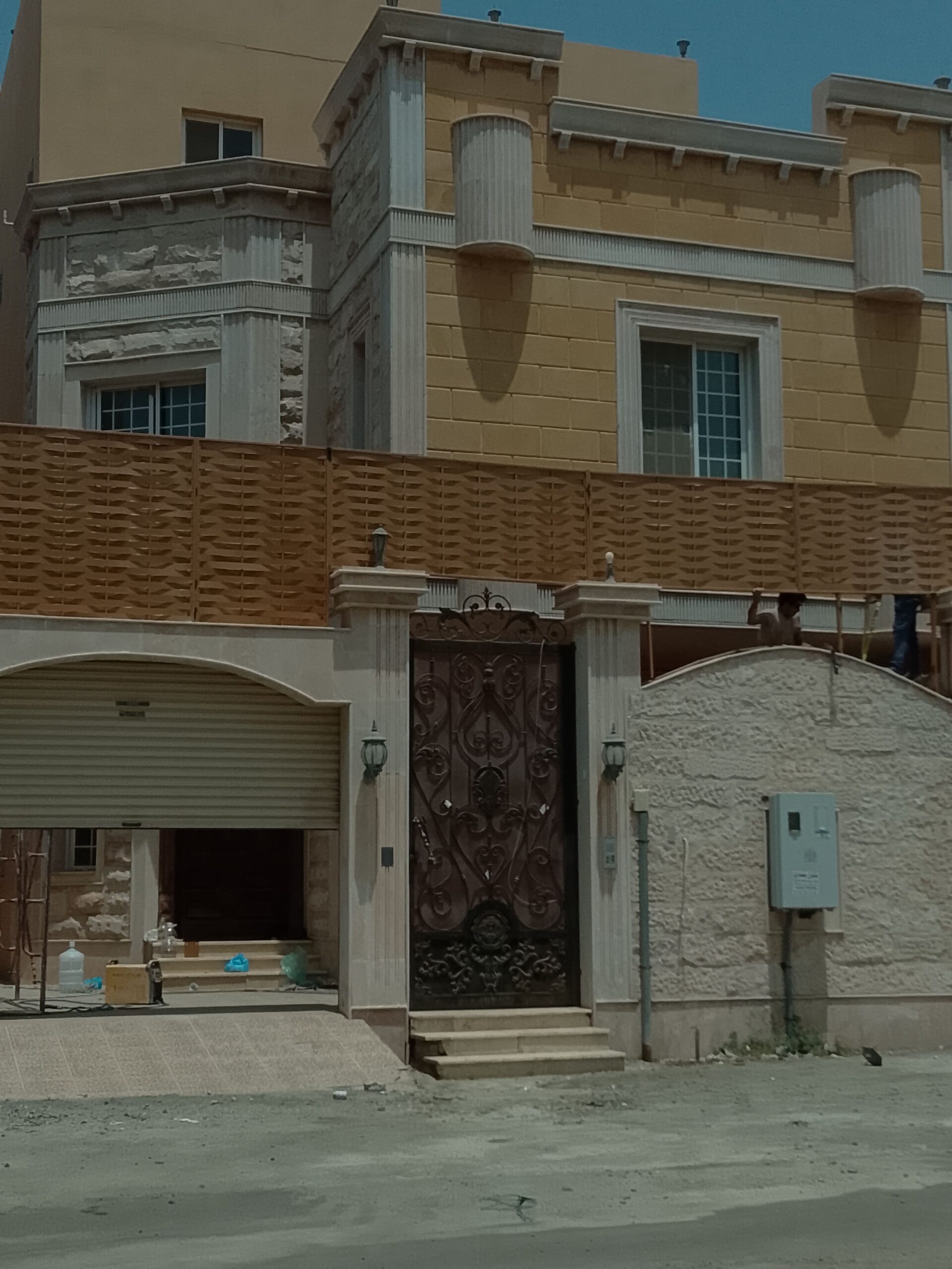 مظلات سواتر هناجر ساندويش بنل وبرجول جده