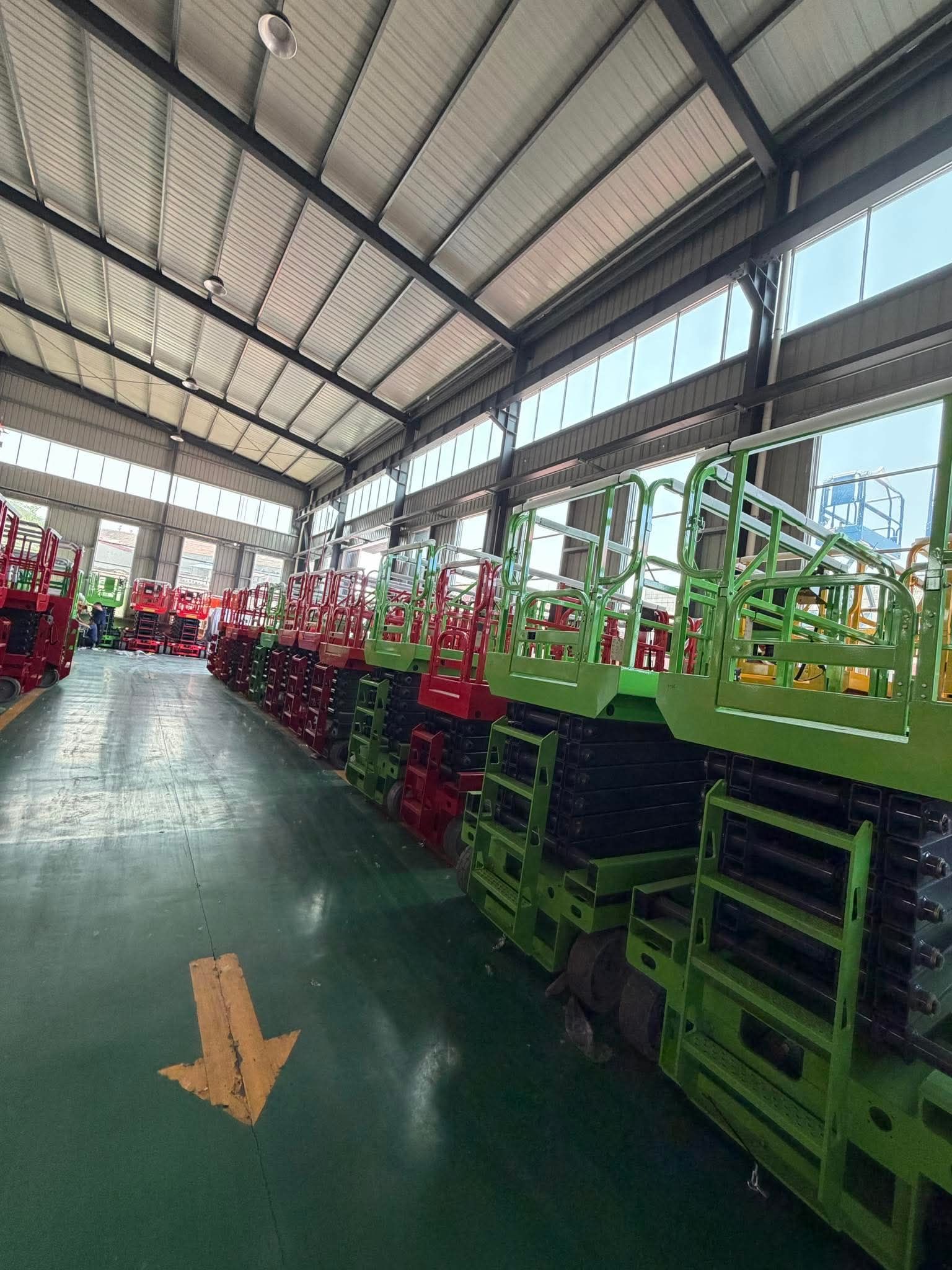 سيزرلفت ومان لفت ورافعات شوكيه وتيليهندلر جي سي بي