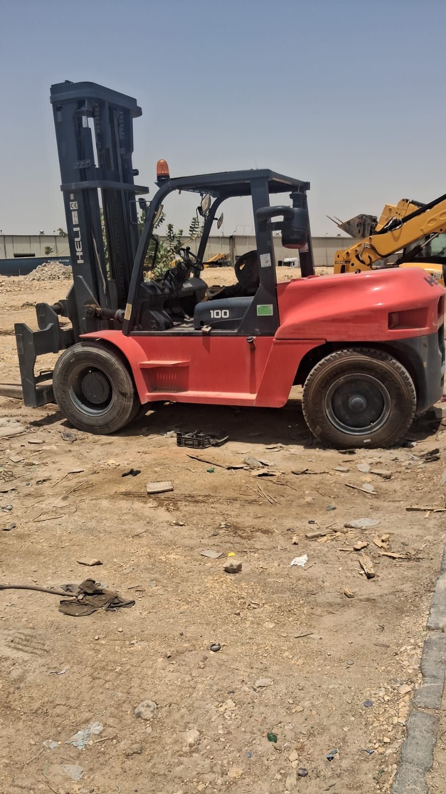 فوركلفت رافعه شوكيه للايجار بجميع احجامها