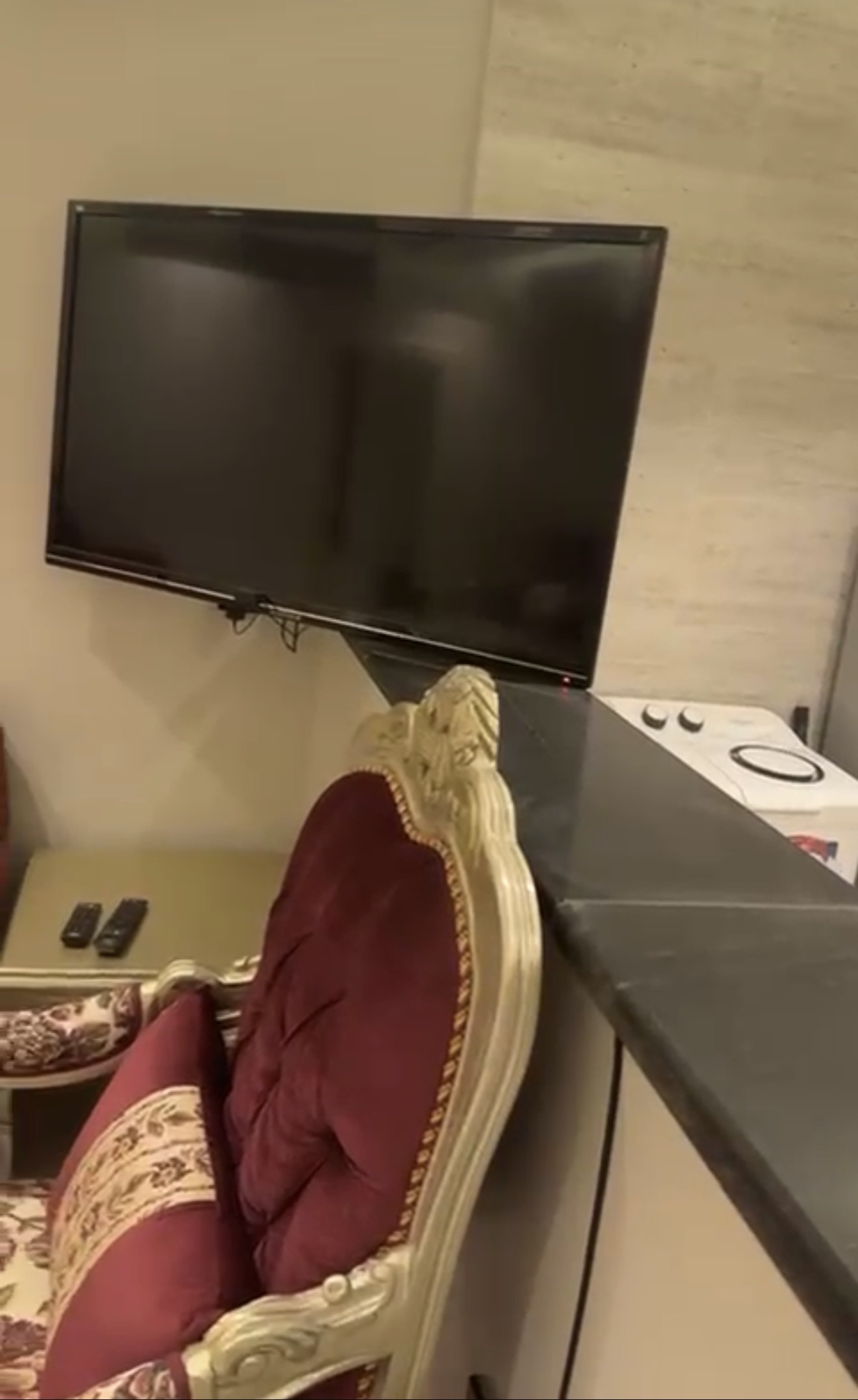 شقه استديو مؤثثه في حي السيف بالدمام