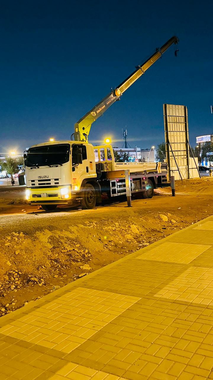 كرينات بجميع الاحجام للإيجار في الدمام مان لفت سيز