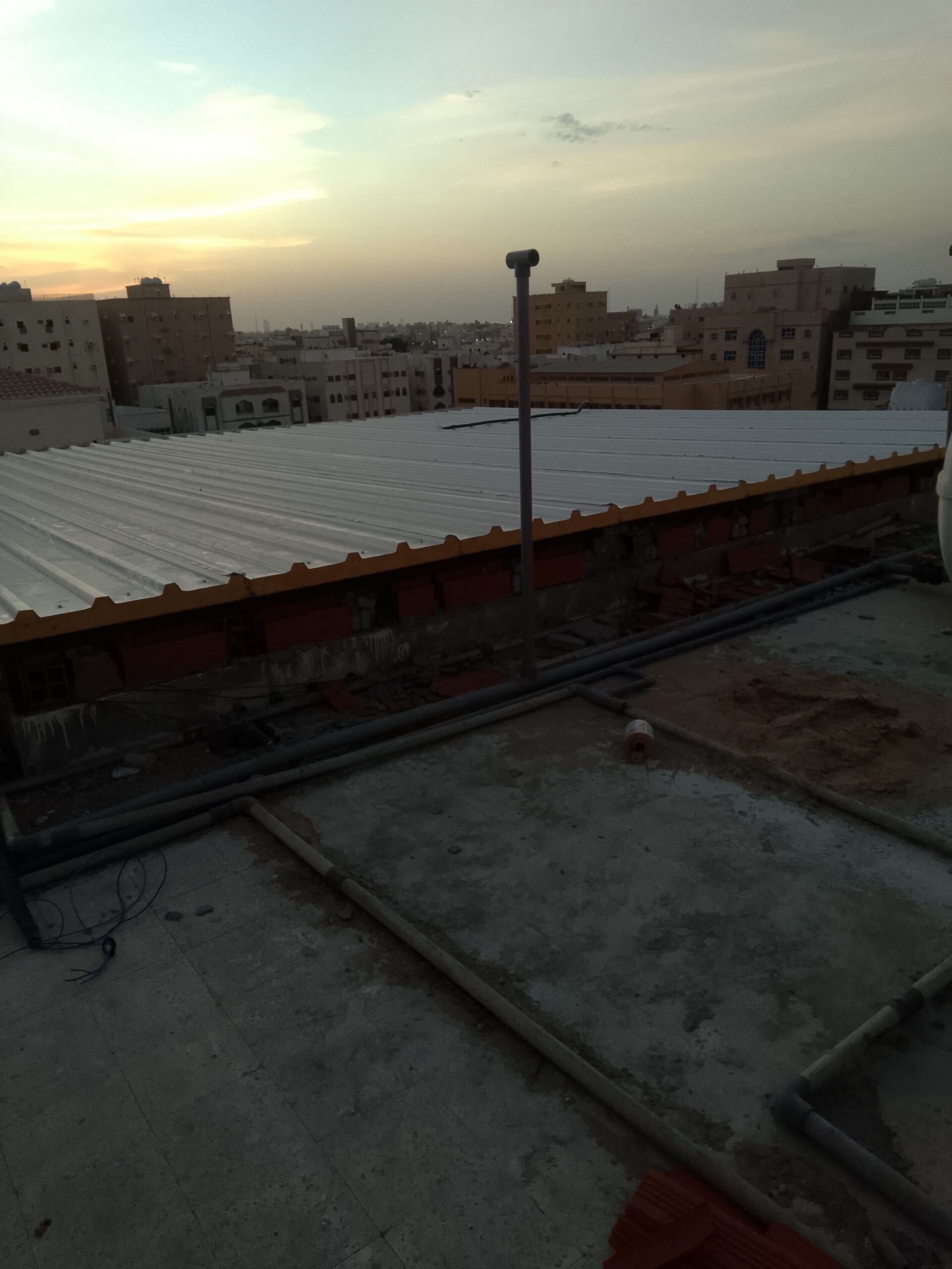 مظلات وسواتر سندويش بنل ترميم وتشظيب مباني دخلي وخ