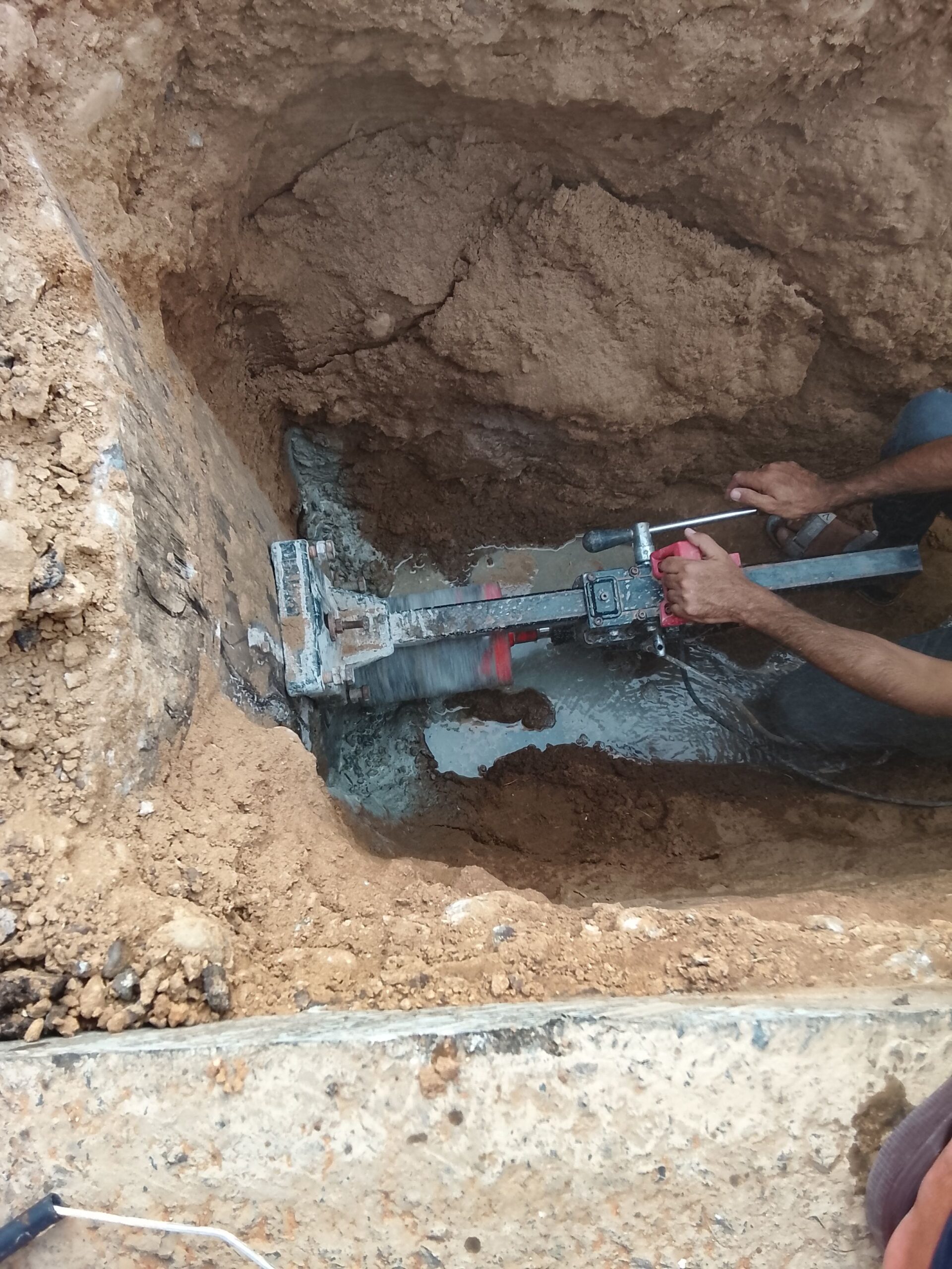 قص ابواب وشبابيك منشار ليزر وتخريم الخرسانة جيزان