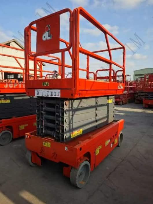 Scissor lifts for rent in Jeddah, Mecca, Riyadh
