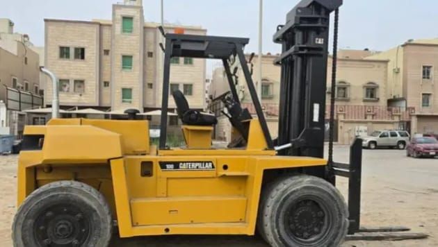 رافعات شوكيه ومقصيه للايجار وكرينات ومان لفت وسيزر