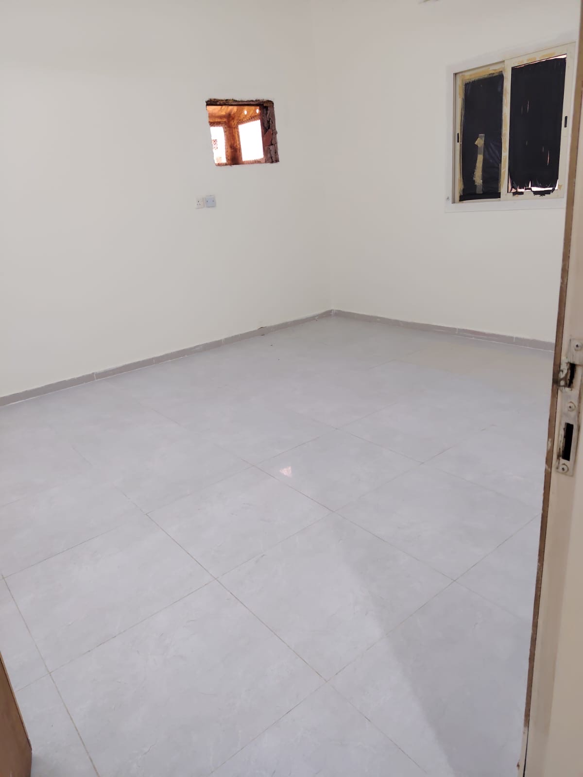 شقق عزاب مميزة سعرآ وموقعآ