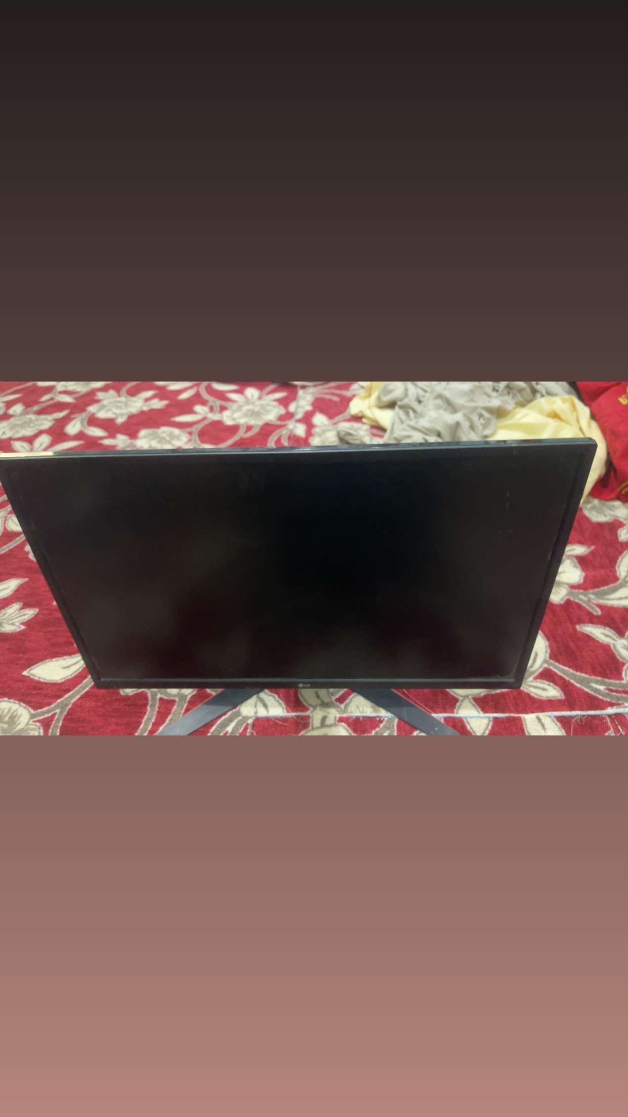 شاشه بيسي وسوني ونوعها LG والشاشه شغاله مافيها اي