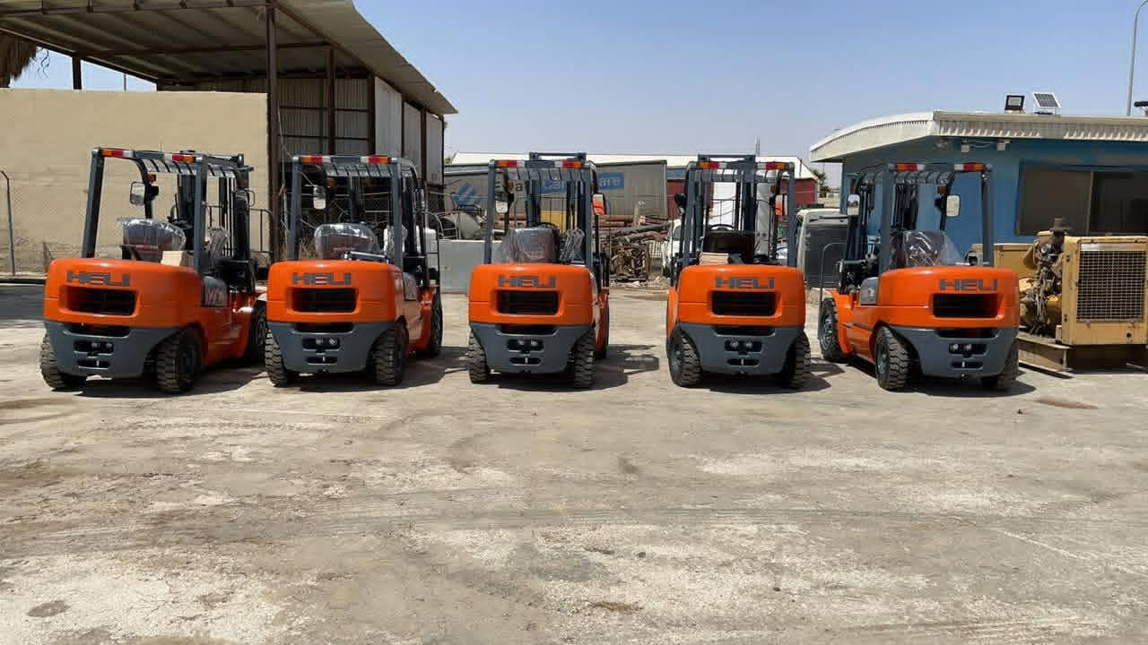 كرينات رافعات شوكية سيزر لفت للايجار