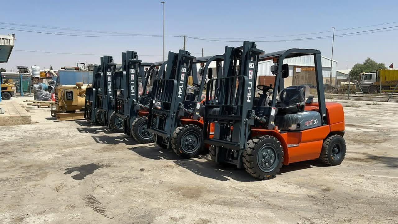 رافعات شوكية فوركلفت للايجار جميع الاحجام