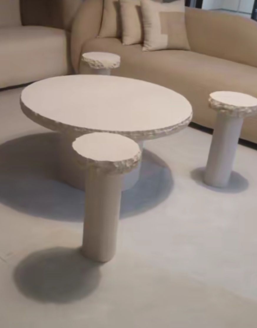 طاولات وكراسي