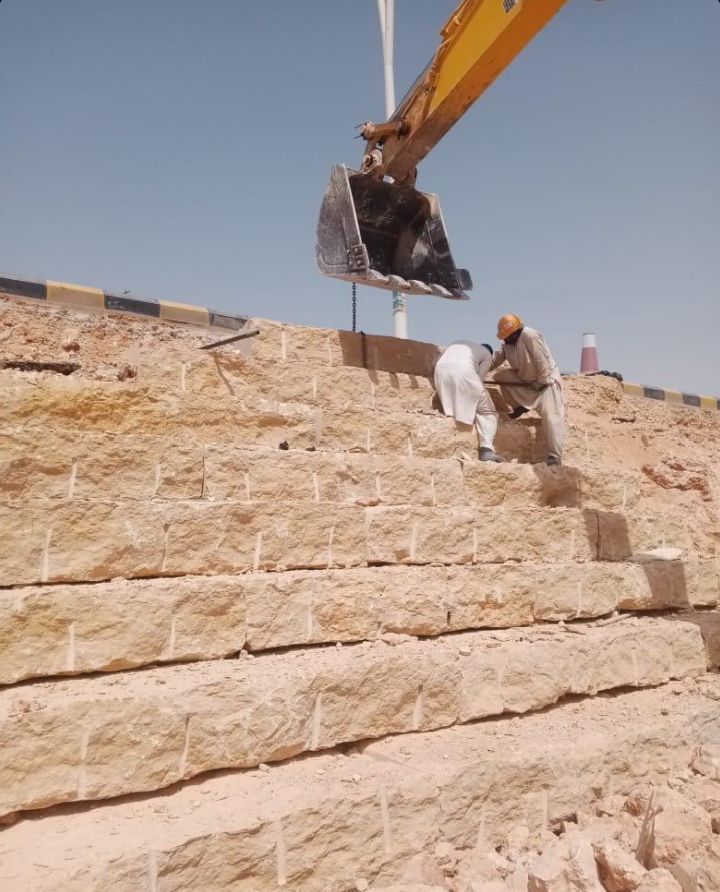 مقاول حجر