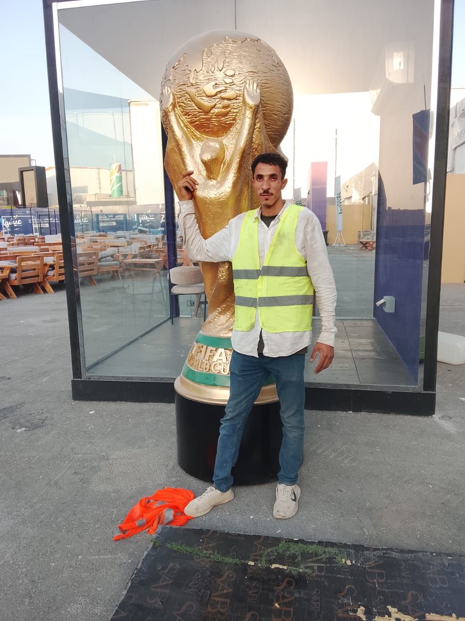 قص شجر ونظافه وترتيب