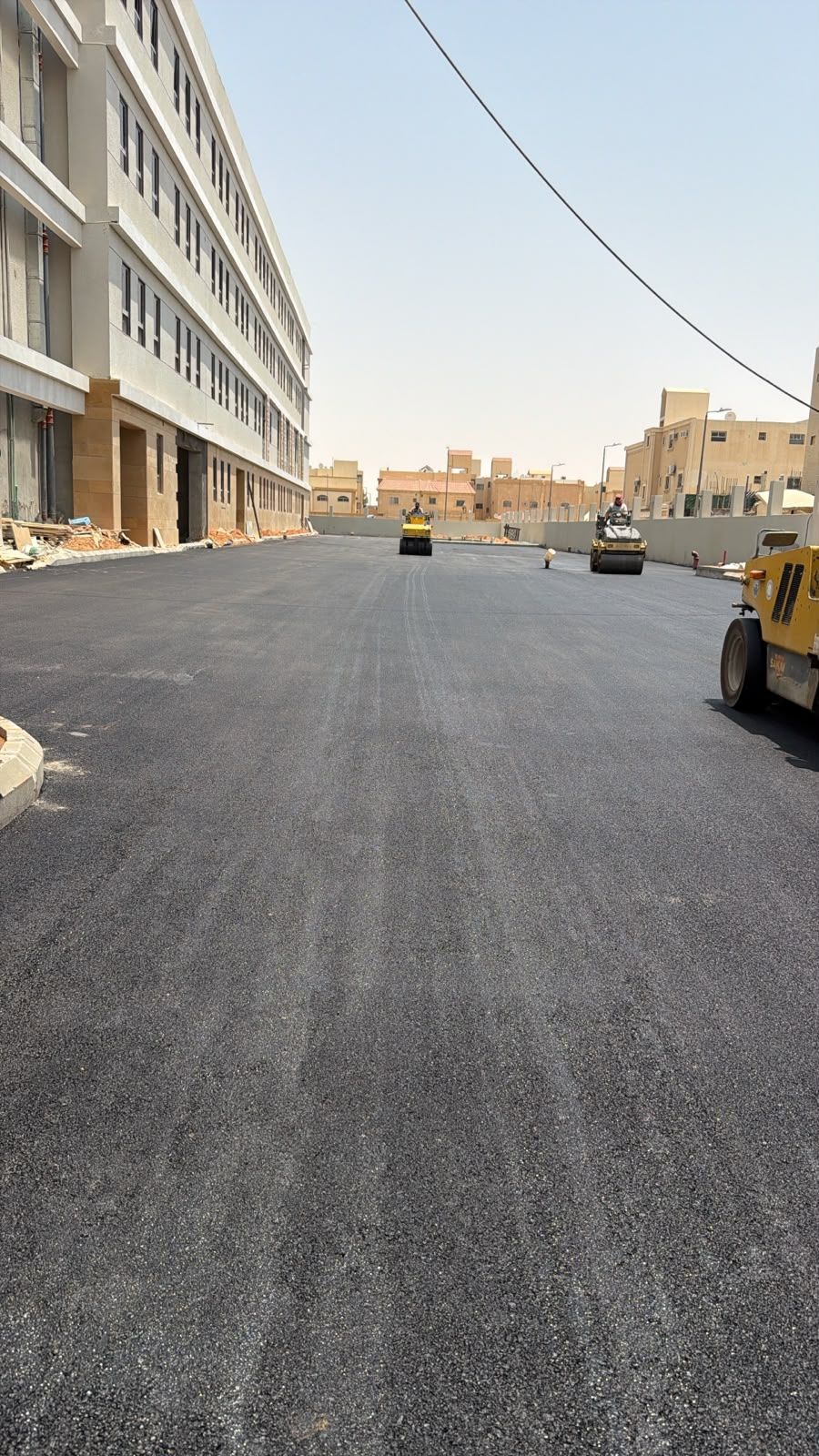 مقاول ومنفذ جميع أعمال الأسفلت وتخطيط مواقف السيار