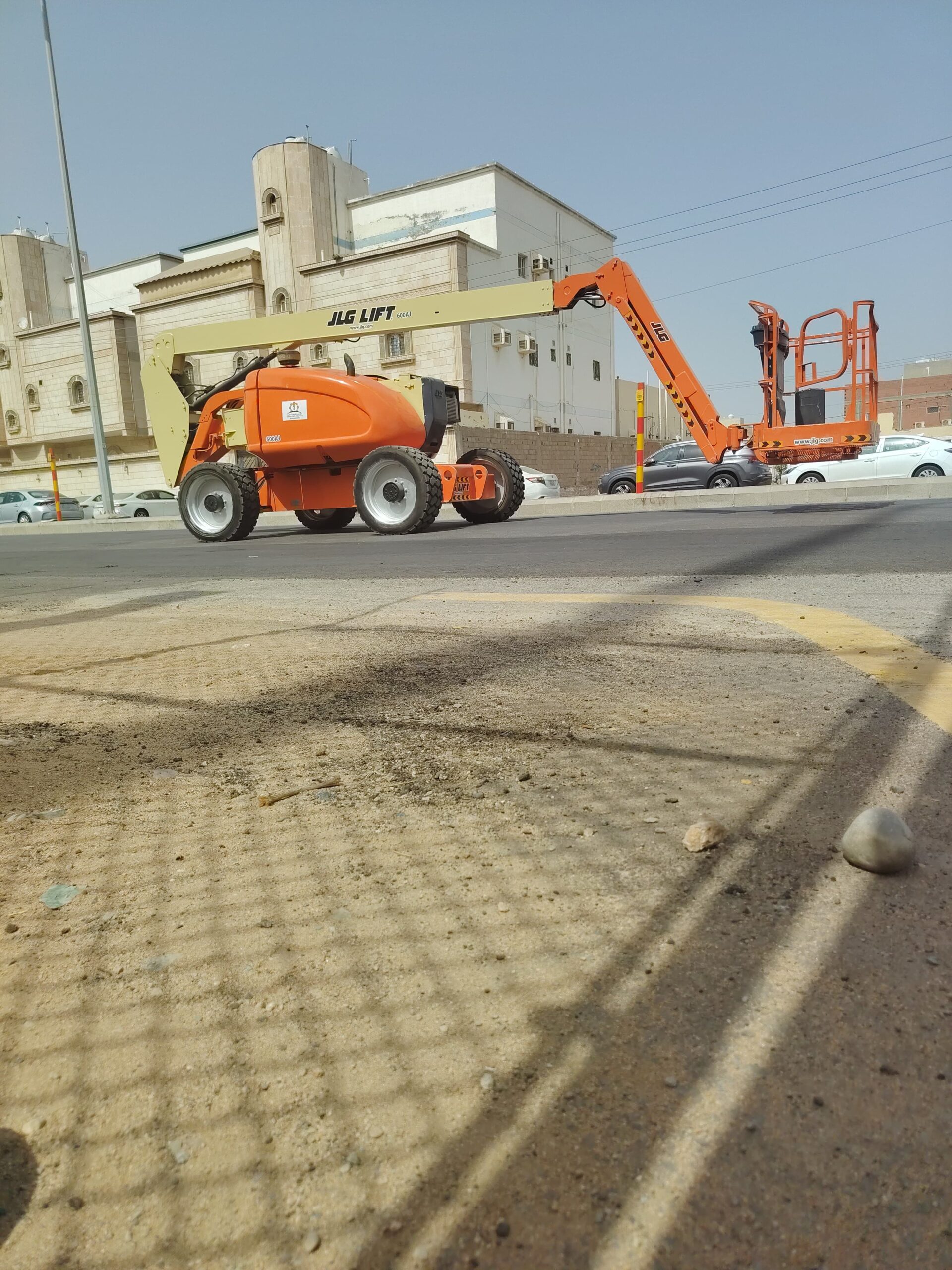الرافعات المقصية ايجار جدة سقالة عمال اللايجار جده