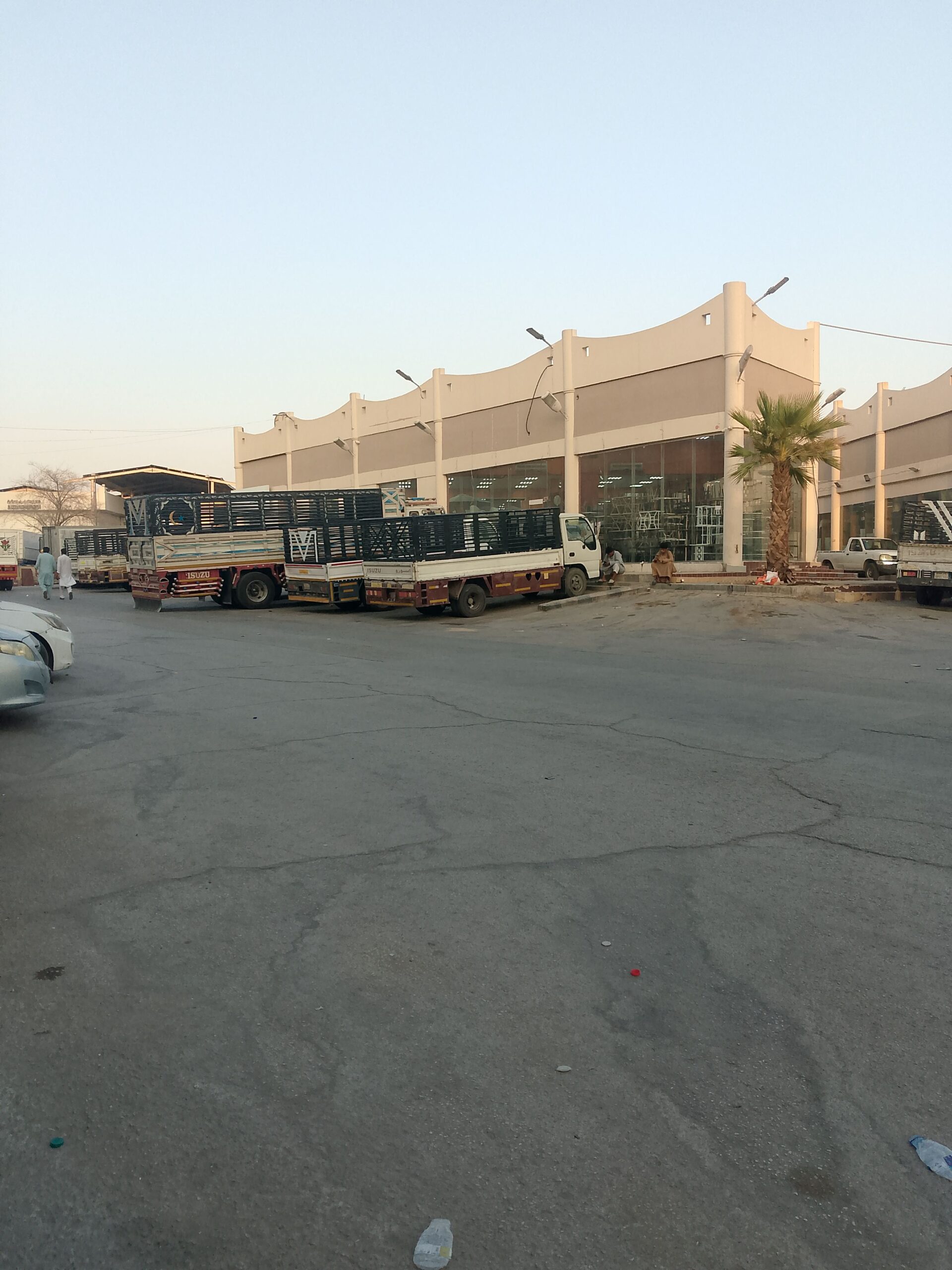 دينا طش الاثاث القديم بالرياض ونشتري مطابخ ومكيفات