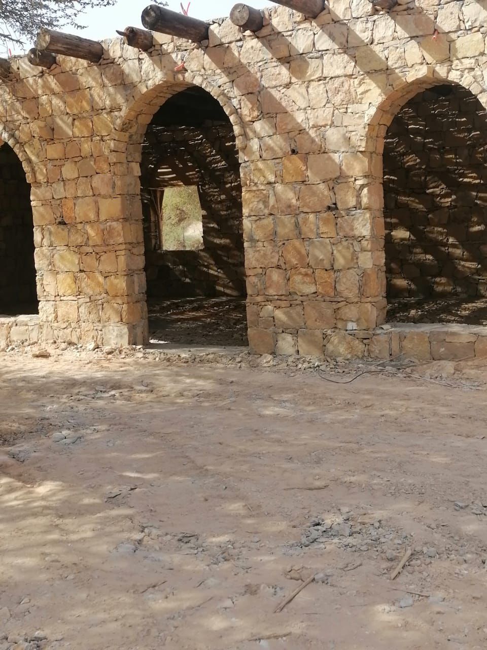 مقاول حجر