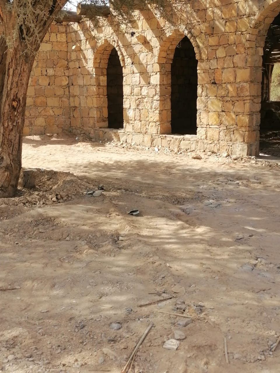 مقاول حجر